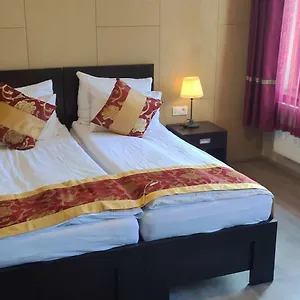 Sun-house Pension&restaurant -parkingfree- *** Praga